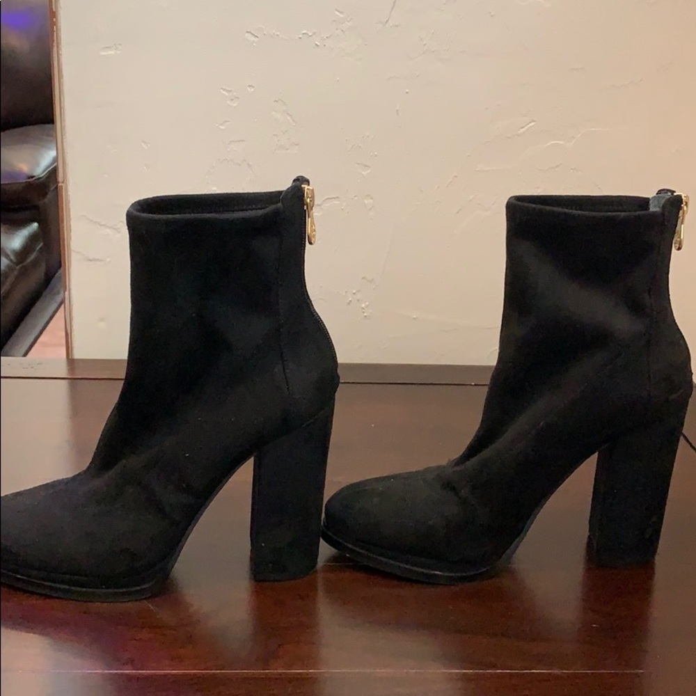 Guess black faux suede boots US 8.5 with heel
